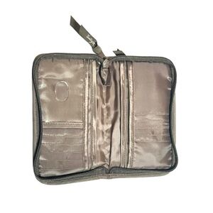 Thirty-One Quilted Chocolate Brown Poppy Soft Zip Wallet Multi Pocket 7’X4’ GUC